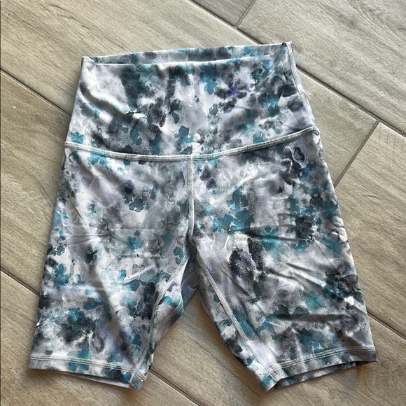 Lululemon Align Short 8"
Kaleidofloral Multi - Picture 3 of 9